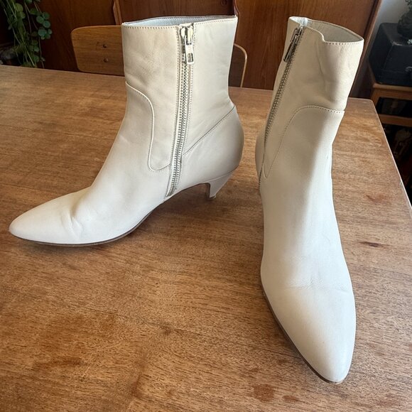 Vince - white leather heeled bootie with zipper - Picture 4 of 5